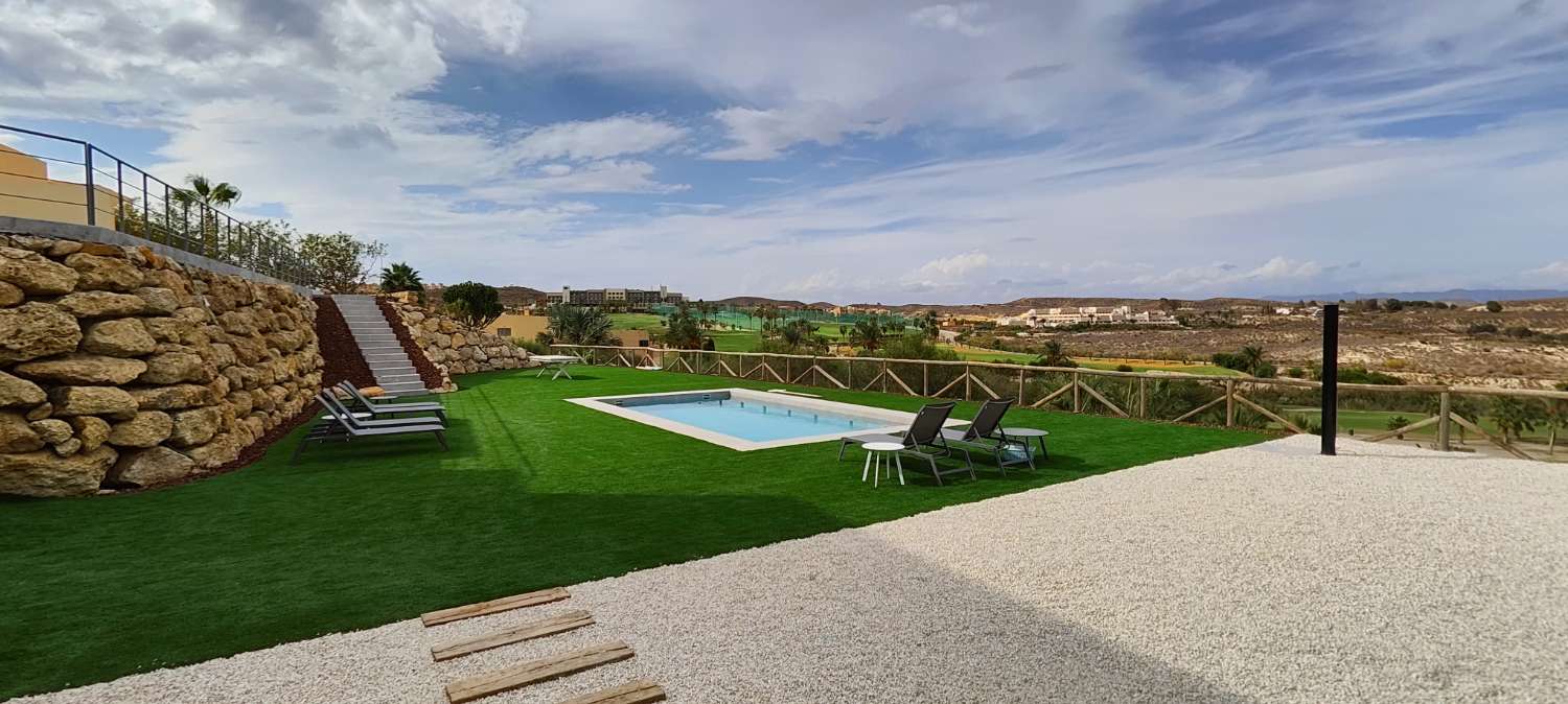 EXCLUSIVA VILLA DE 6 DORMITORIOS EN VALLE DEL ESTE - VERA