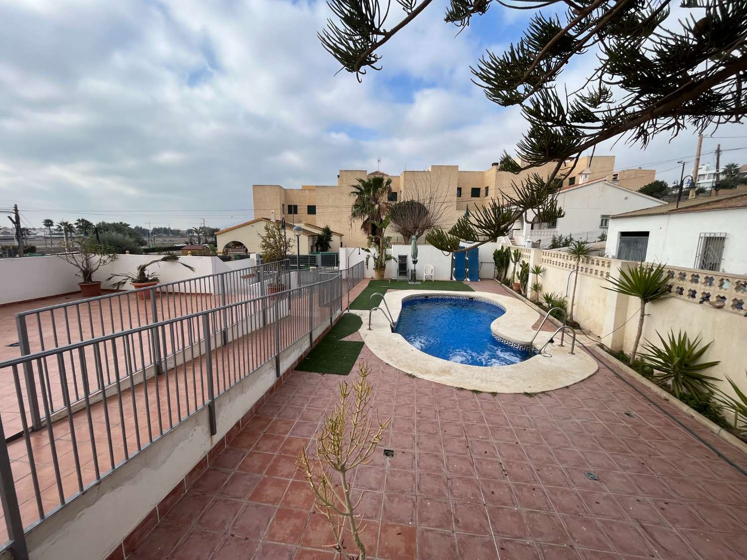 Apartamento de 2 dormitorios en planta baja SA1123