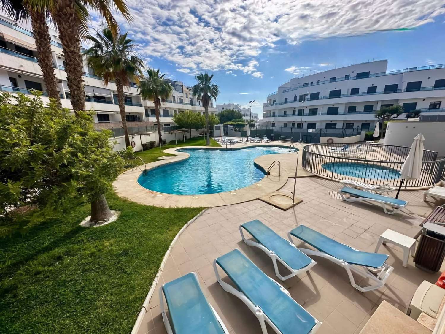 Apartamento en planta  baja de 3 dormitorios en Pinar de Garrucha