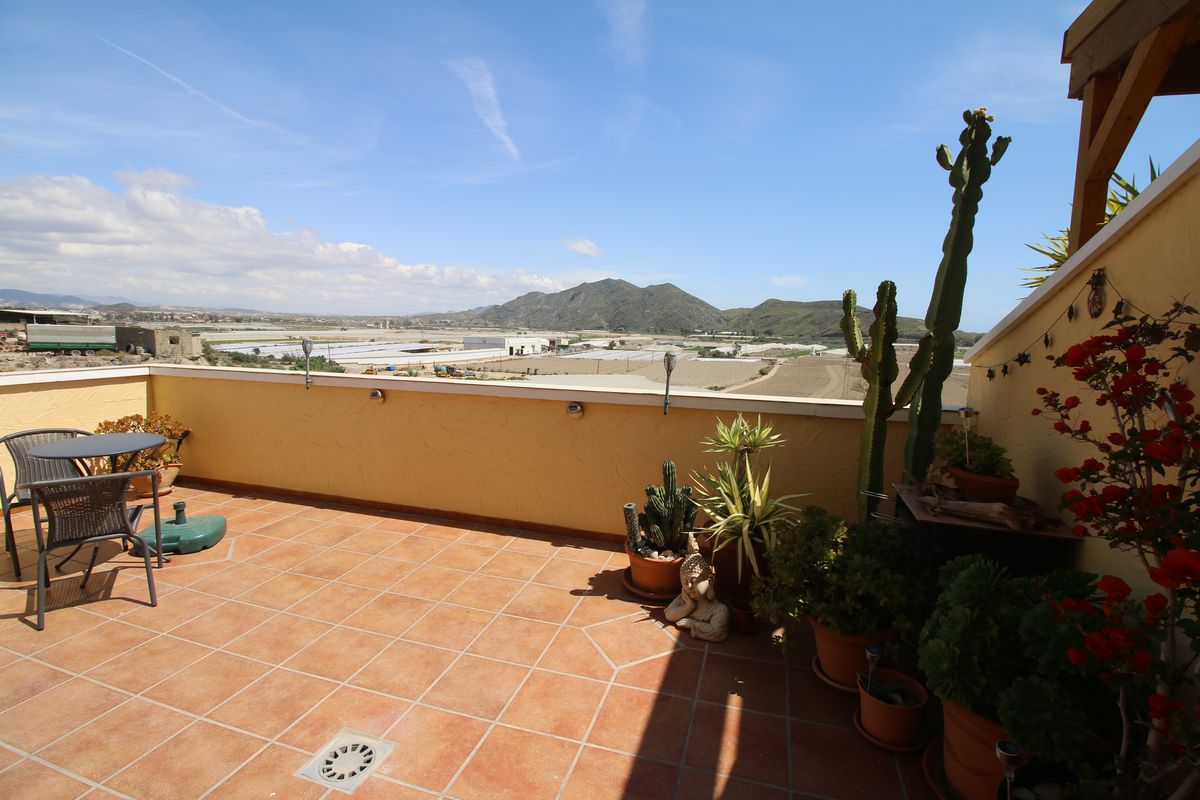 Apartamento de 2 dormitorios en planta baja SA1132