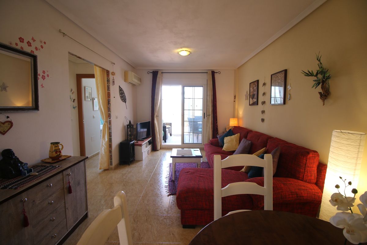 Apartamento de 2 dormitorios en planta baja SA1132