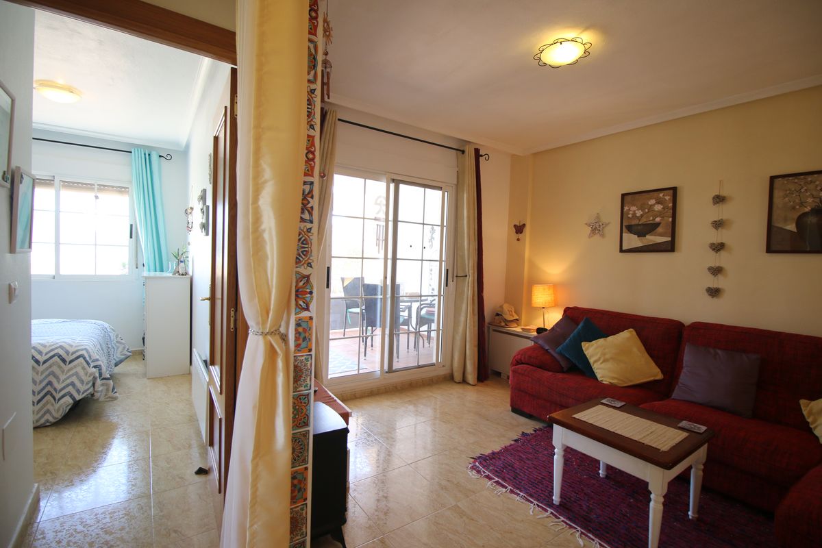 Apartamento de 2 dormitorios en planta baja SA1132