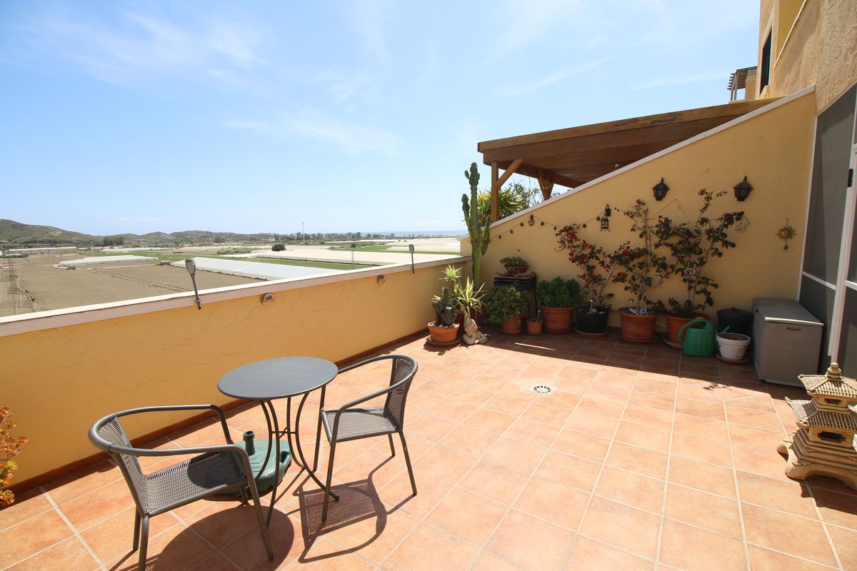 Apartamento de 2 dormitorios en planta baja SA1132
