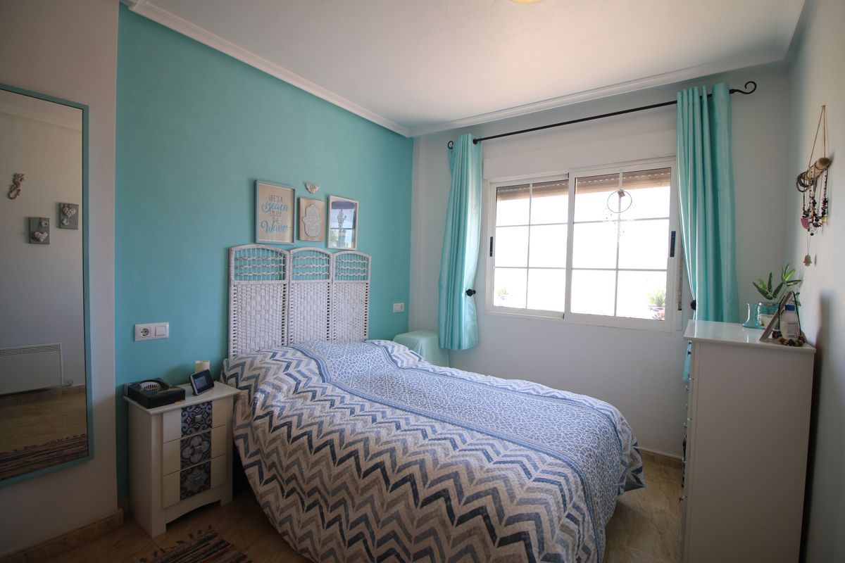 Apartamento de 2 dormitorios en planta baja SA1132