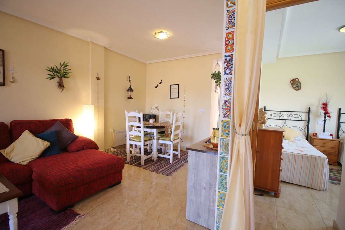 Apartamento de 2 dormitorios en planta baja SA1132