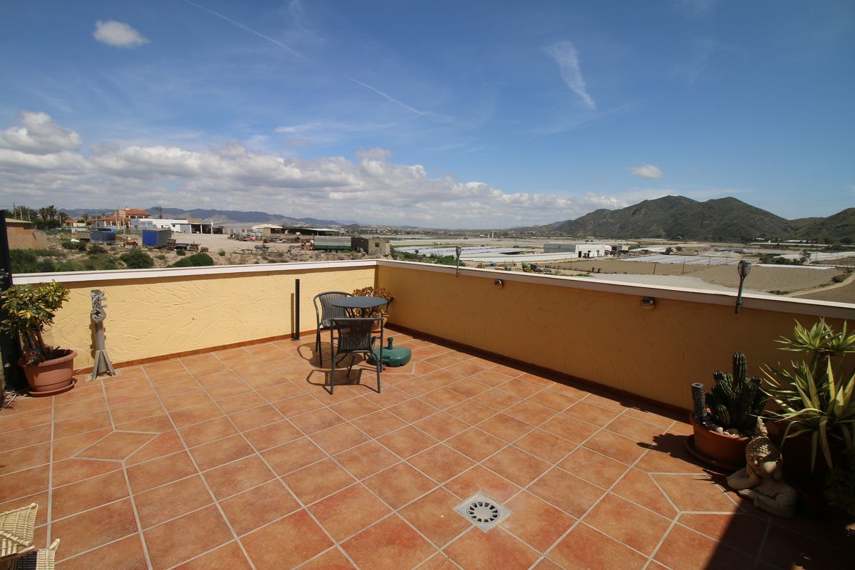 Apartamento de 2 dormitorios en planta baja SA1132