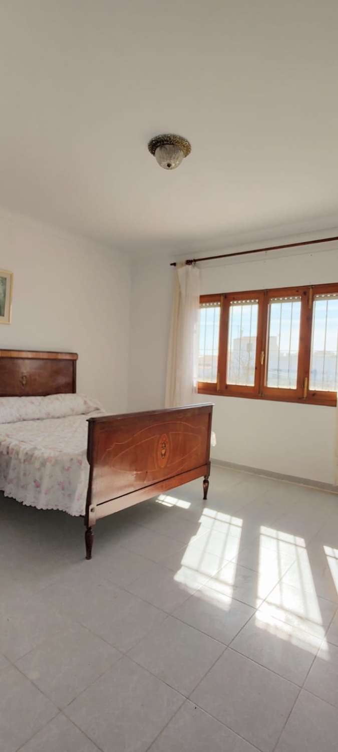 Casa de 4 dormitorios en Palomares
