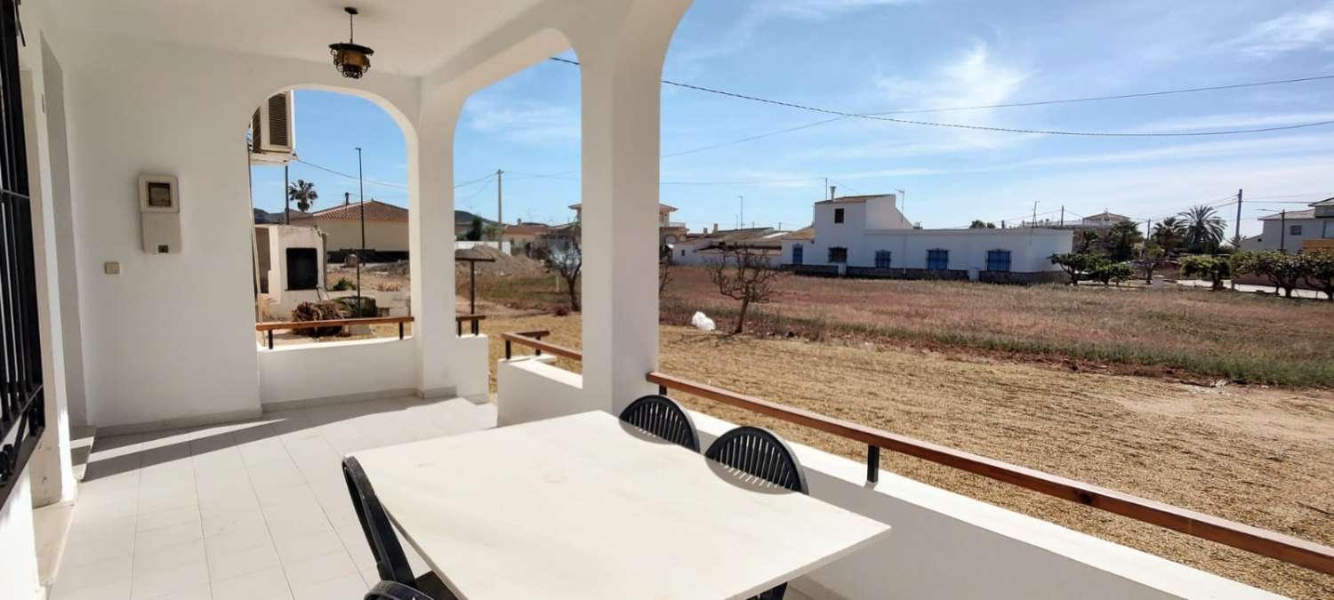 Casa de 4 dormitorios en Palomares