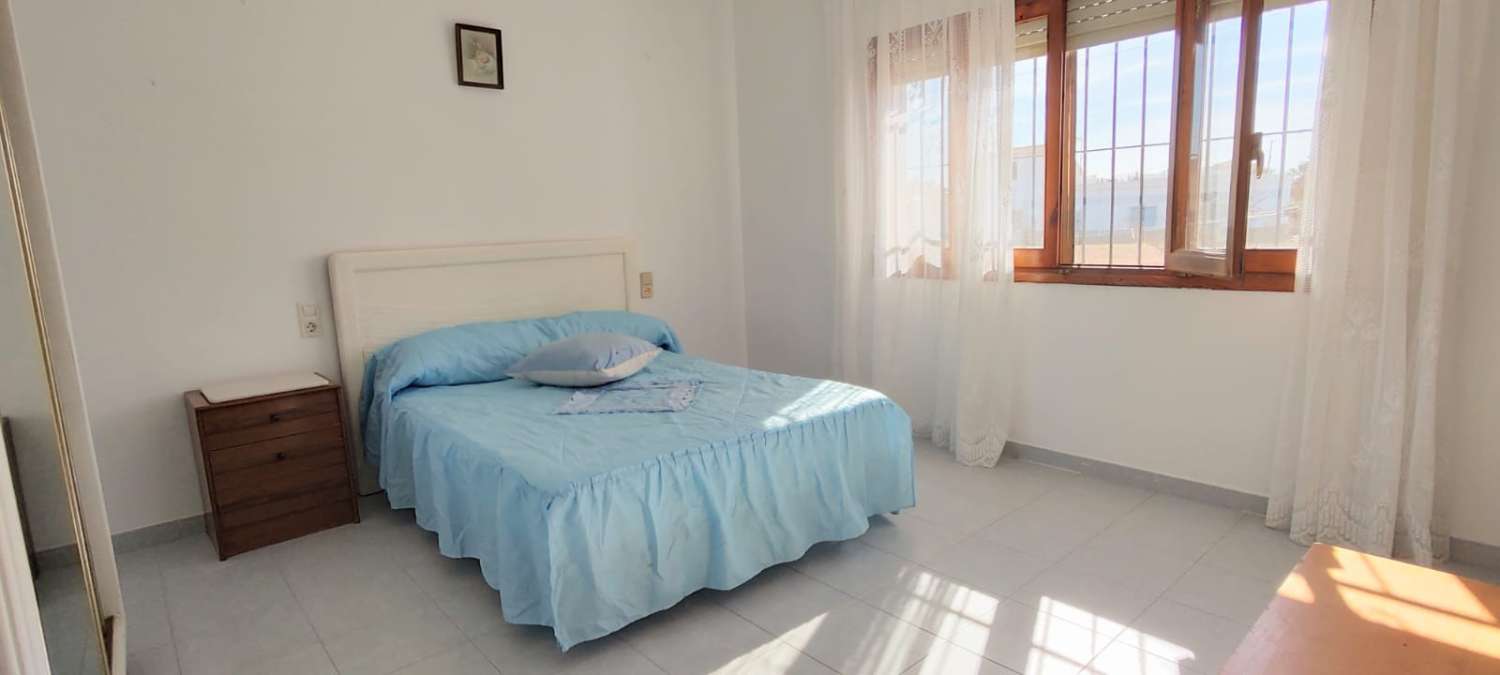 Casa de 4 dormitorios en Palomares