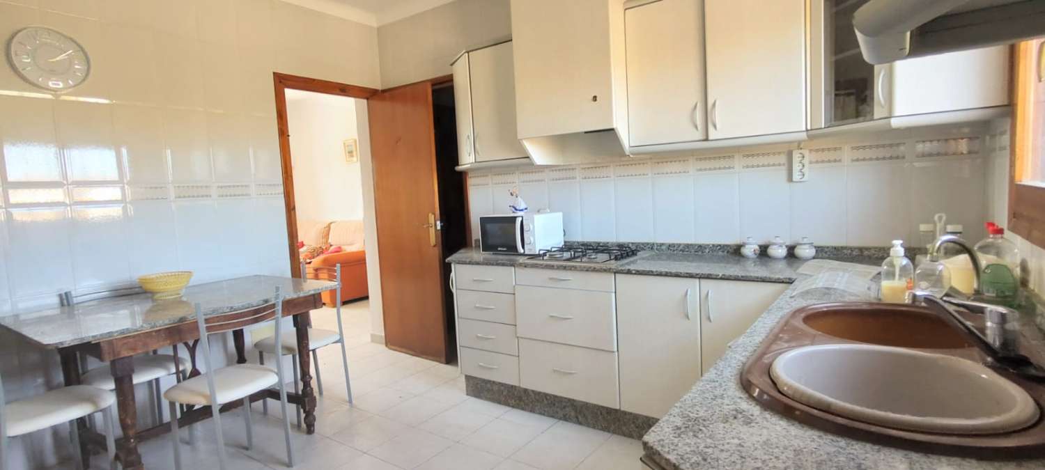 Casa de 4 dormitorios en Palomares