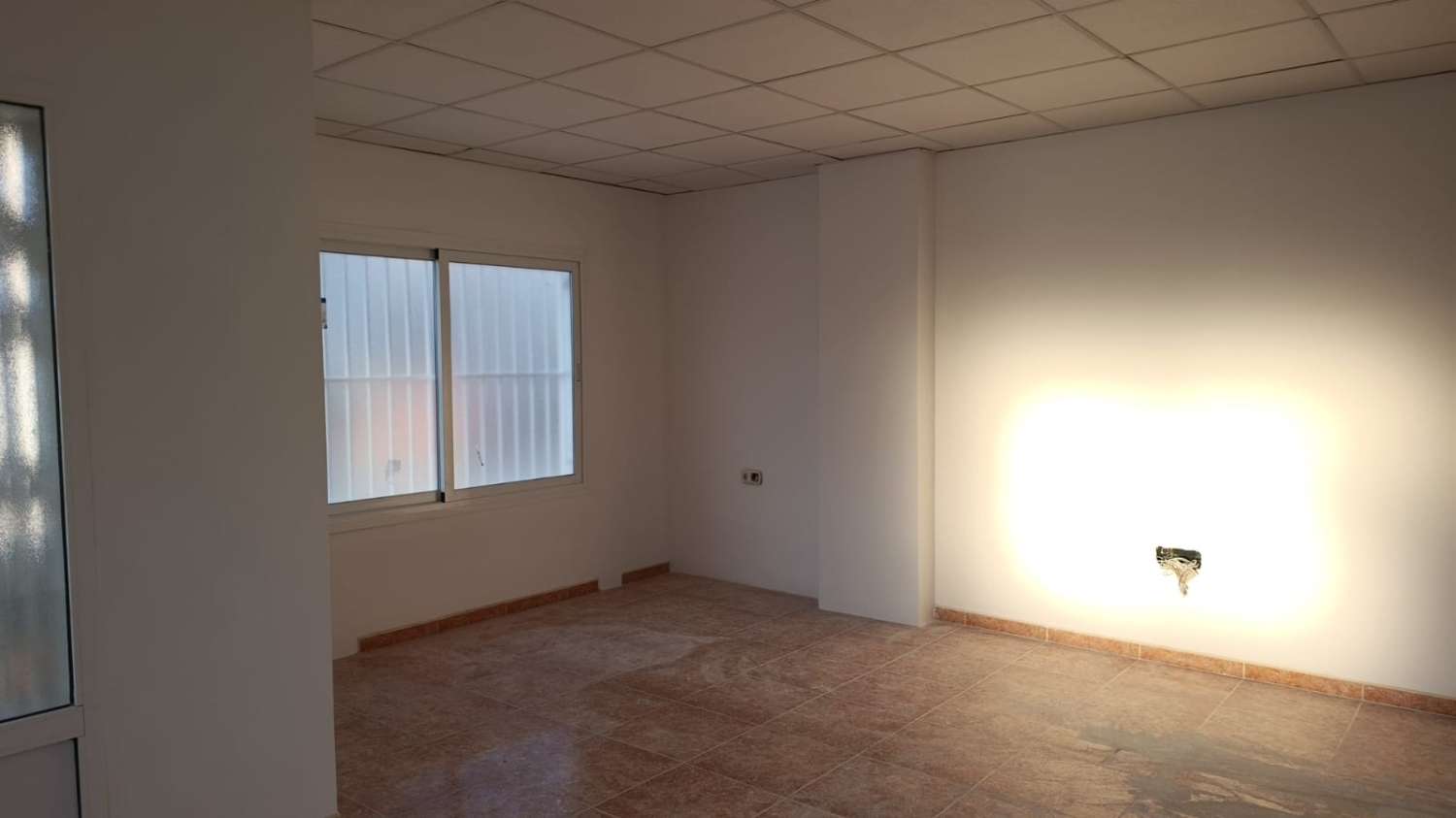 Alquiler de Local comercial en esquina  RA836