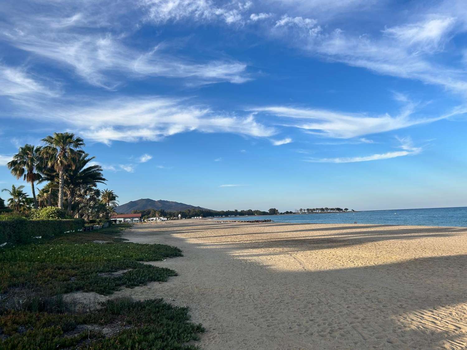 Alquiler de bajo de 2 dormitorios en Paraíso de Vera Playa